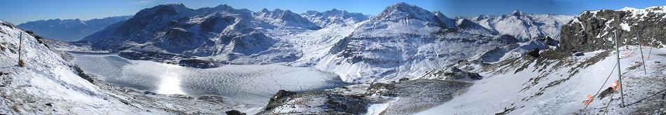 Panoramic photograph of the icy Lac Cenis, in the Franch Alps, during a skiing holiday in January 2006